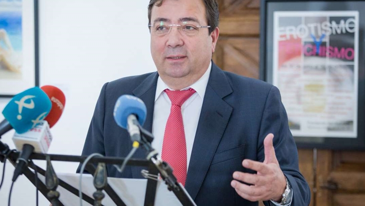 Vara inaugura en Montánchez la exposición &#39;Erotismo y Fetichismo&#39;