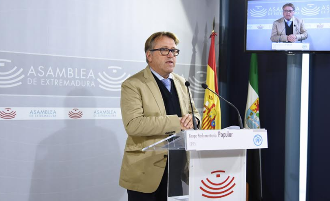 PP: “Las Rondas Sur de Cáceres y Badajoz acumulan años de retrasos"