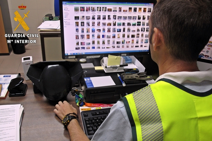 Detenido en Badajoz por falsear su identidad para conseguir fotos sexuales