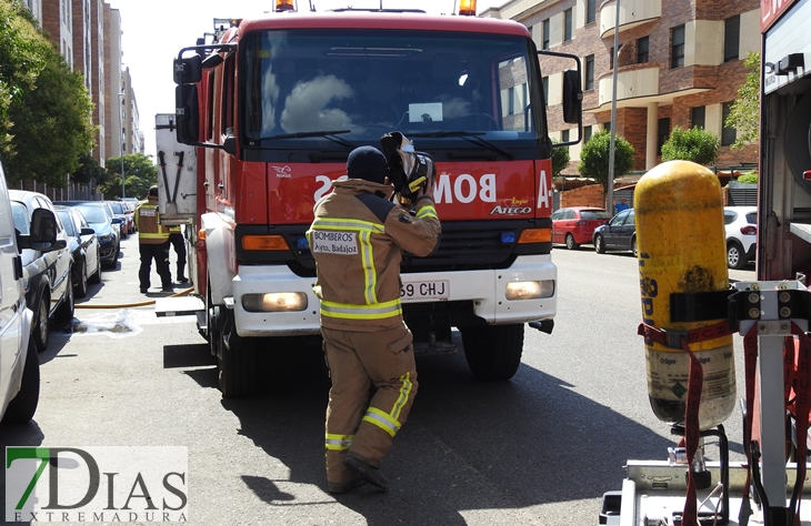 Incendio en una vivienda en Ronda Norte (Badajoz)