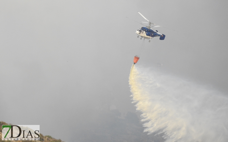 Fuera de control el incendio de Arroyo de San Serván