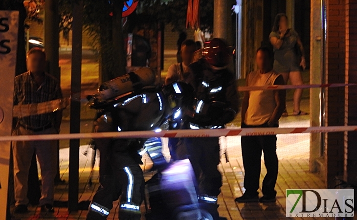 Incendio en una conocida pollería de la carretera de Sevilla (Badajoz)