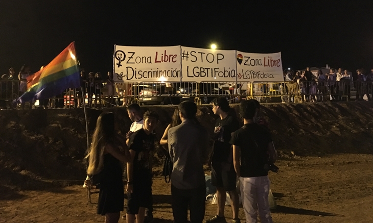 Villanueva responde a las agresiones homófobas