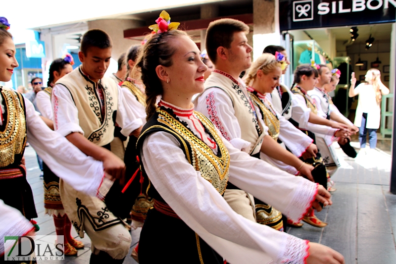 Imágenes del desfile del tradicional desfile del Festival Folclórico