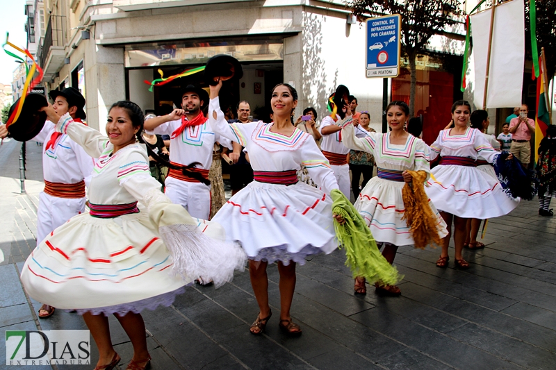 Imágenes del desfile del tradicional desfile del Festival Folclórico