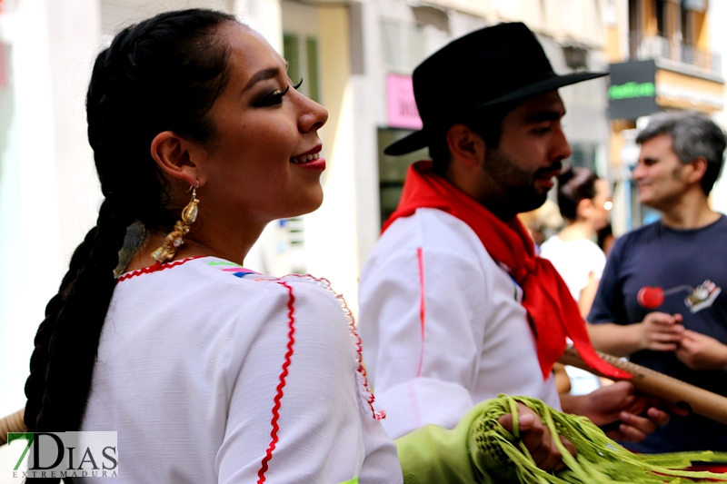 Imágenes del desfile del tradicional desfile del Festival Folclórico