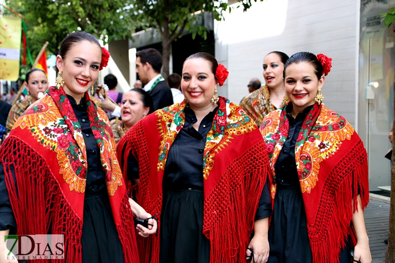 Imágenes del desfile del tradicional desfile del Festival Folclórico