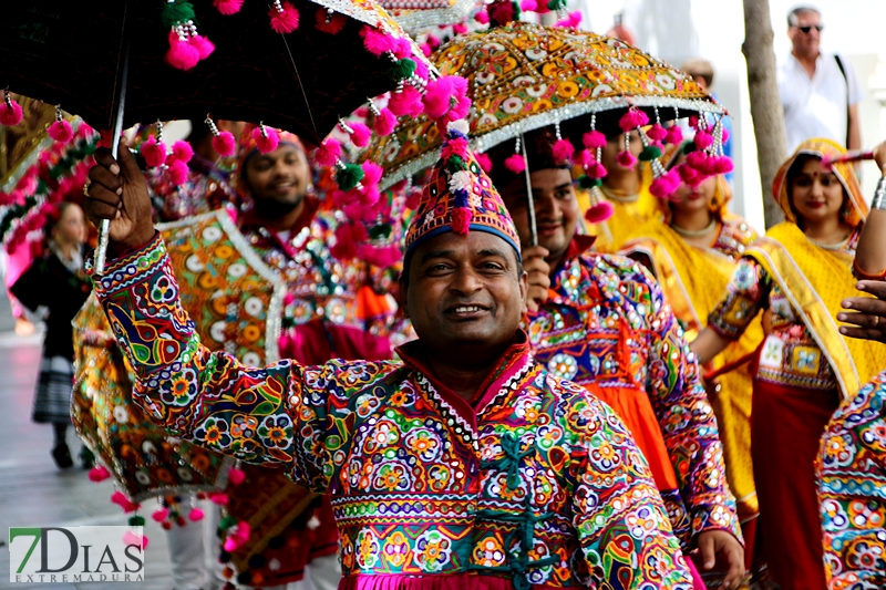 Imágenes del desfile del tradicional desfile del Festival Folclórico