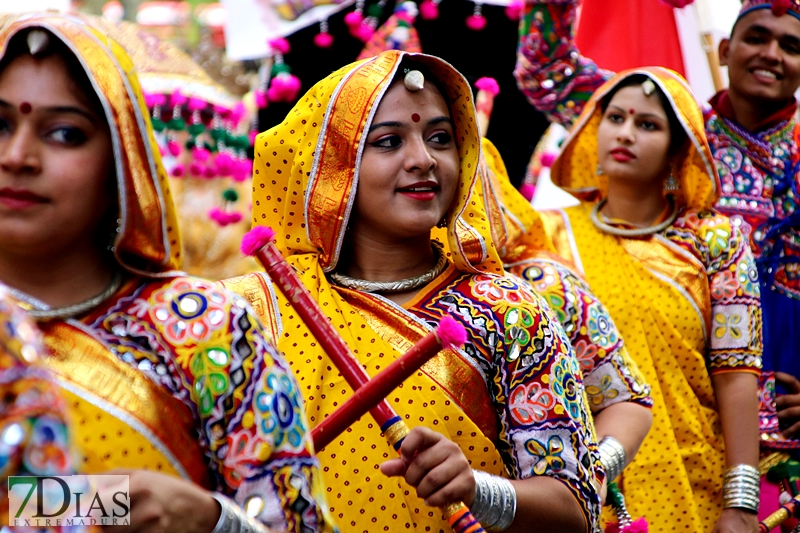 Imágenes del desfile del tradicional desfile del Festival Folclórico