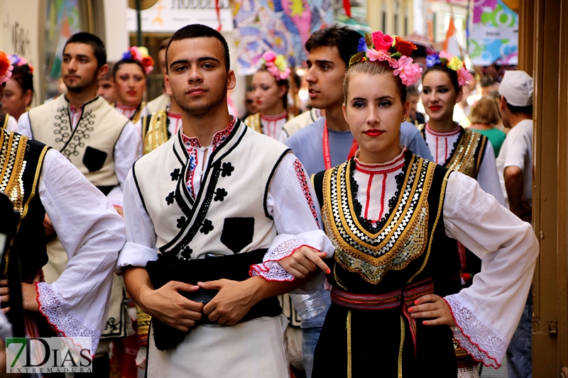 Imágenes del desfile del tradicional desfile del Festival Folclórico