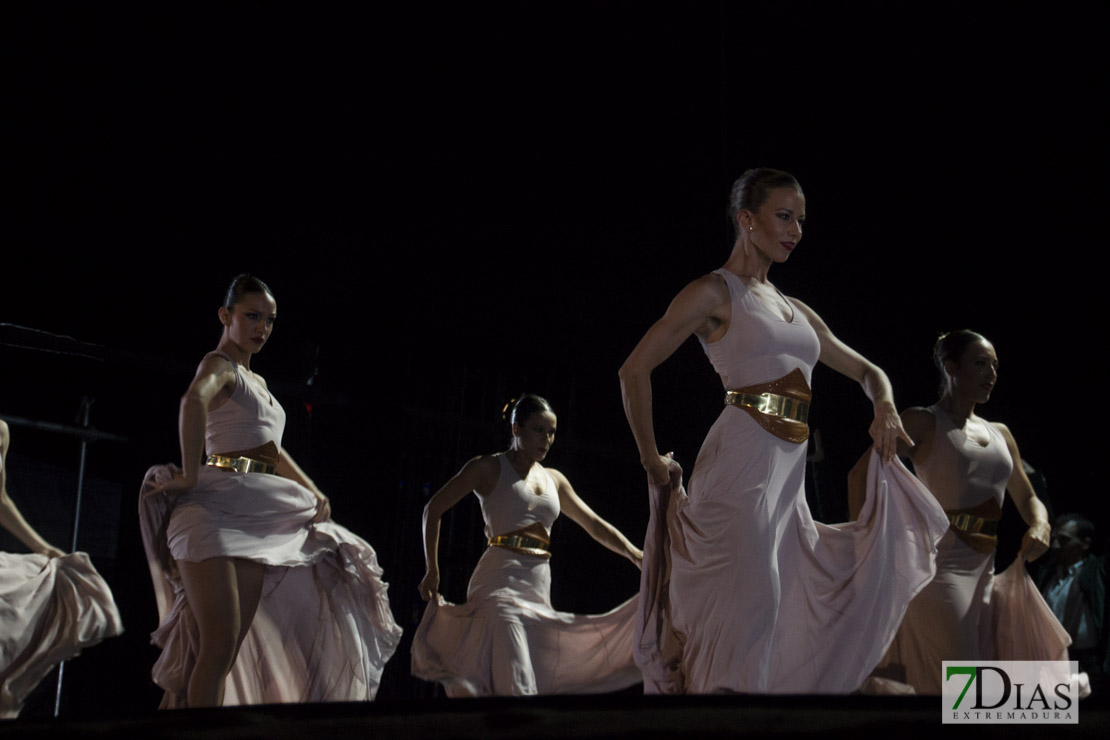 Imágenes del espectáculo del Ballet Nacional en el Festival de Fado y Flamenco de Badajoz
