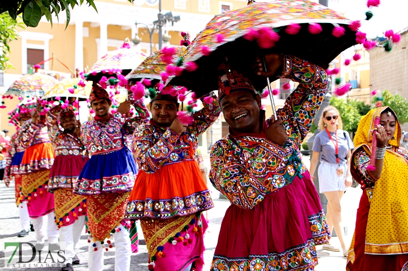 Imágenes del desfile del tradicional desfile del Festival Folclórico