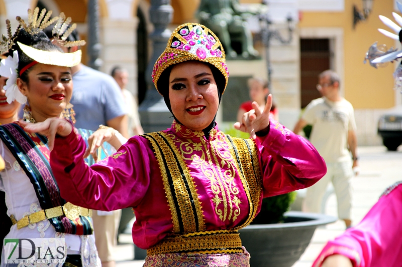 Imágenes del desfile del tradicional desfile del Festival Folclórico