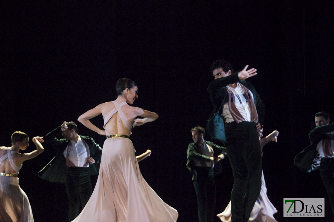 Imágenes del espectáculo del Ballet Nacional en el Festival de Fado y Flamenco de Badajoz