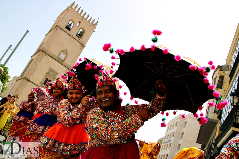 Imágenes del desfile del tradicional desfile del Festival Folclórico