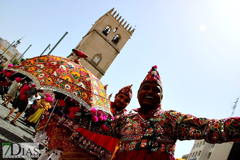 Imágenes del desfile del tradicional desfile del Festival Folclórico