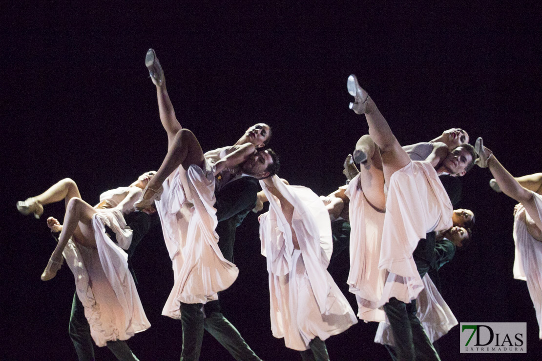 Imágenes del espectáculo del Ballet Nacional en el Festival de Fado y Flamenco de Badajoz