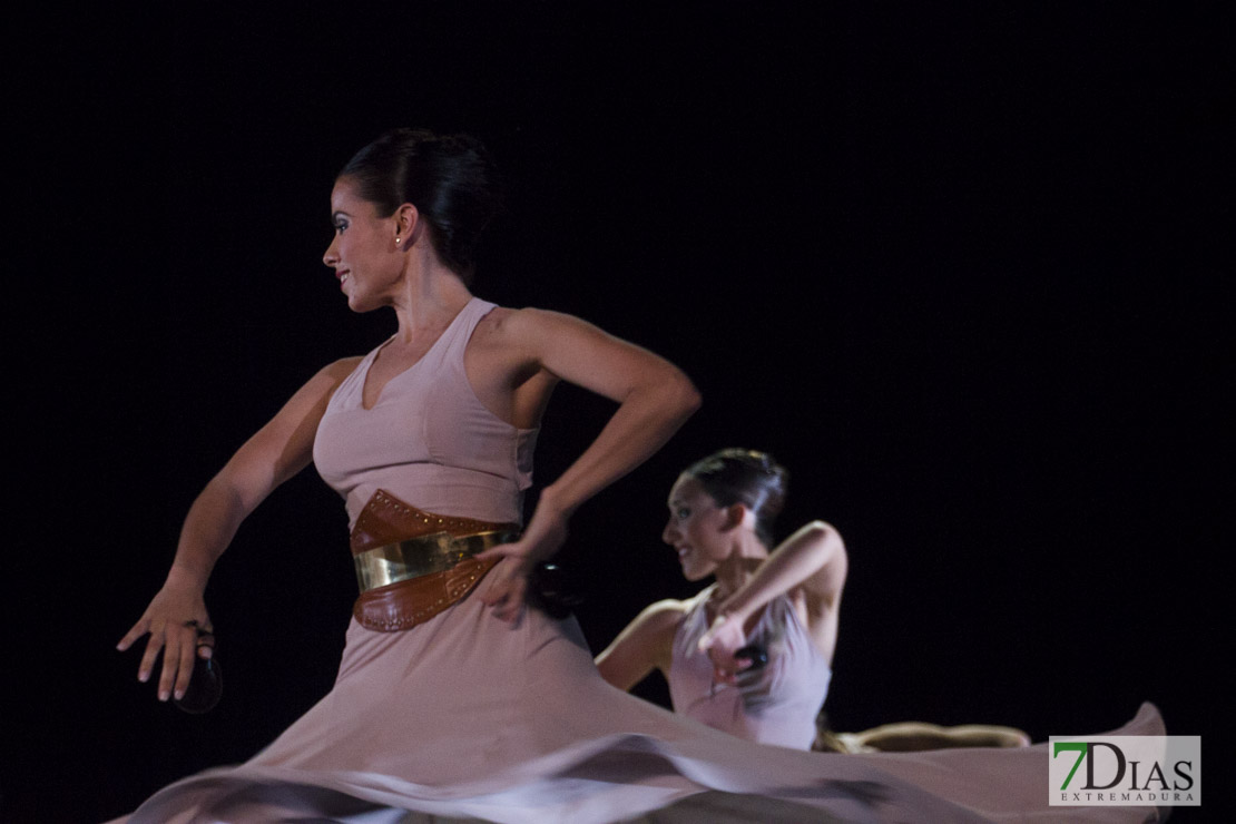 Imágenes del espectáculo del Ballet Nacional en el Festival de Fado y Flamenco de Badajoz