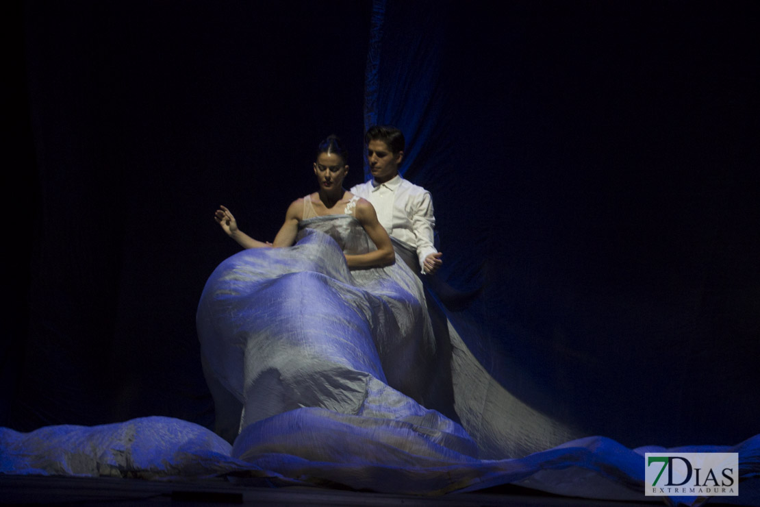 Imágenes del espectáculo del Ballet Nacional en el Festival de Fado y Flamenco de Badajoz