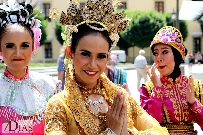 Imágenes del desfile del tradicional desfile del Festival Folclórico