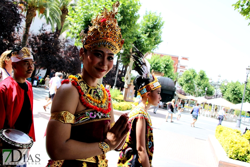 Imágenes del desfile del tradicional desfile del Festival Folclórico