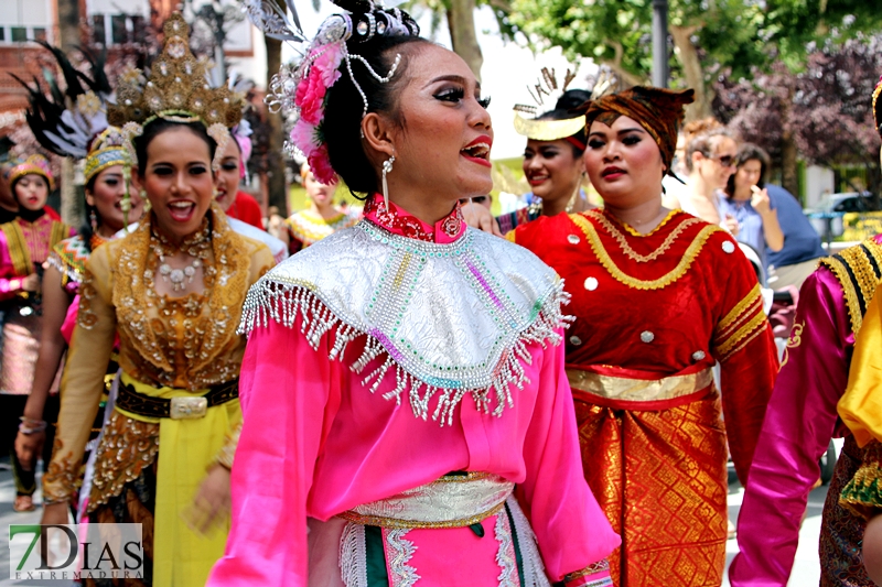 Imágenes del desfile del tradicional desfile del Festival Folclórico