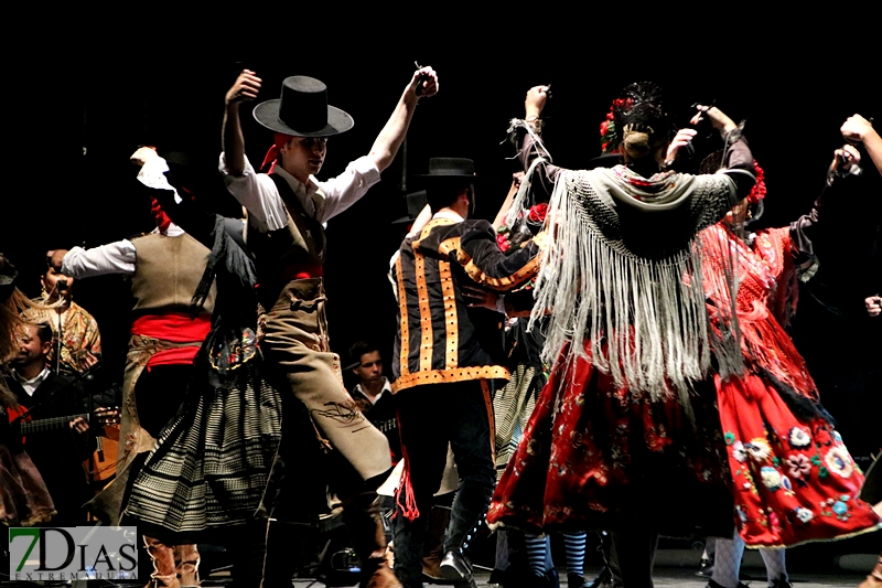 Badajoz, Bolivia y Chipre abren la 38º edición del Festival Folclórico