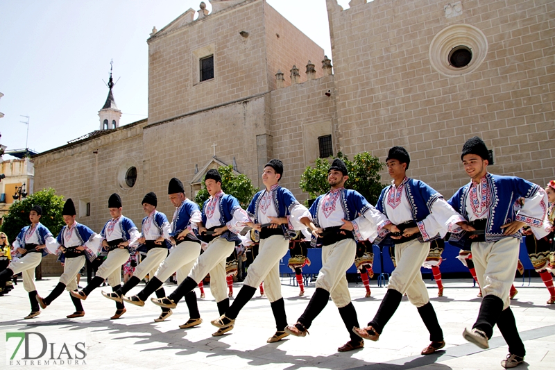 Acogida institucional a los países del Festival Folclórico