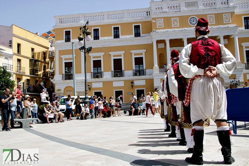 Acogida institucional a los países del Festival Folclórico