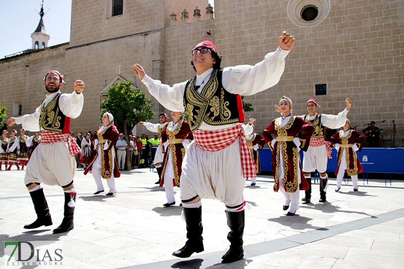 Acogida institucional a los países del Festival Folclórico