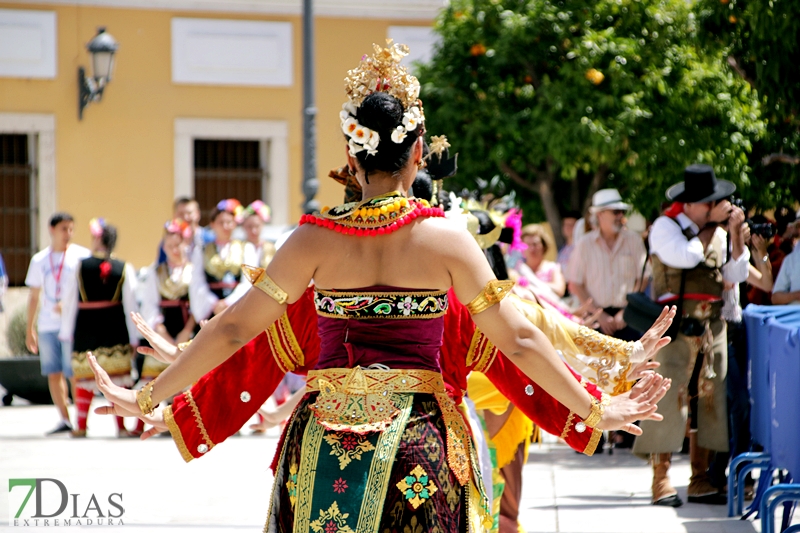 Acogida institucional a los países del Festival Folclórico