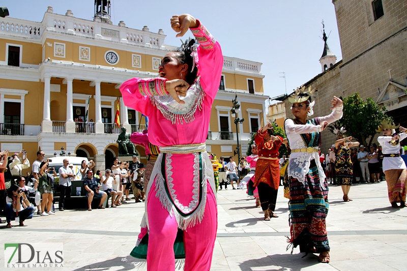 Acogida institucional a los países del Festival Folclórico