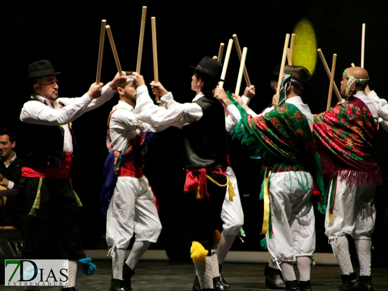 Imágenes de la segunda noche del Festival Folclórico de Extremadura