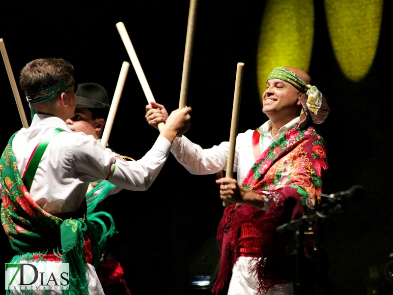 Imágenes de la segunda noche del Festival Folclórico de Extremadura