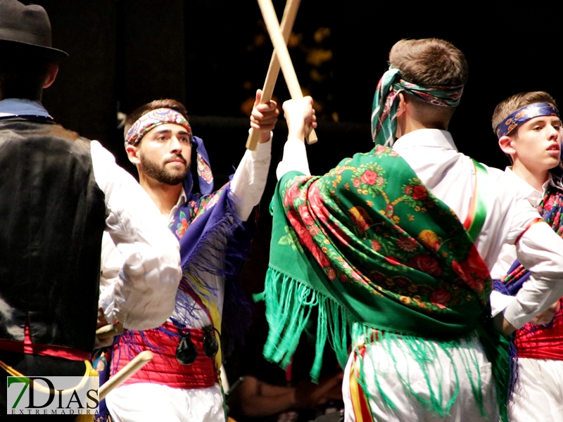 Imágenes de la segunda noche del Festival Folclórico de Extremadura