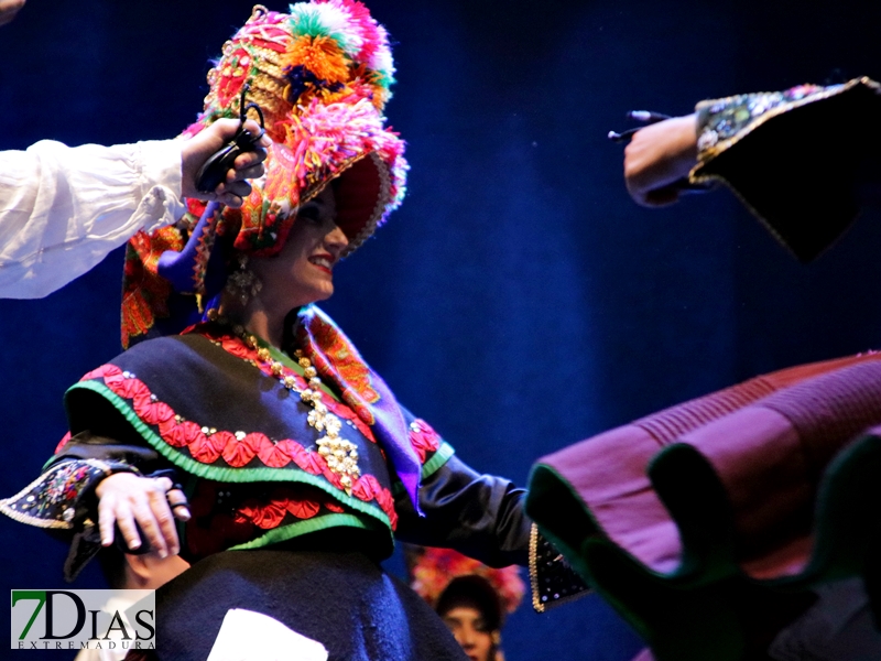 Imágenes de la segunda noche del Festival Folclórico de Extremadura