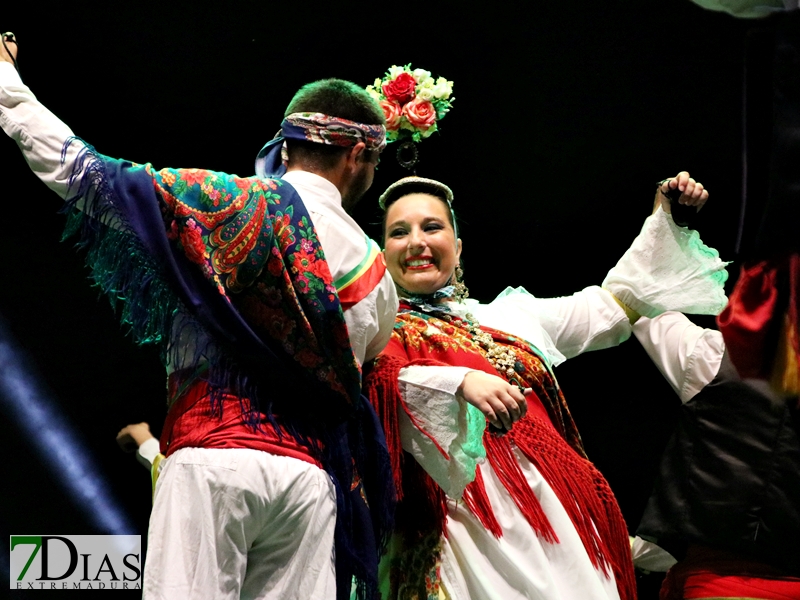 Imágenes de la segunda noche del Festival Folclórico de Extremadura