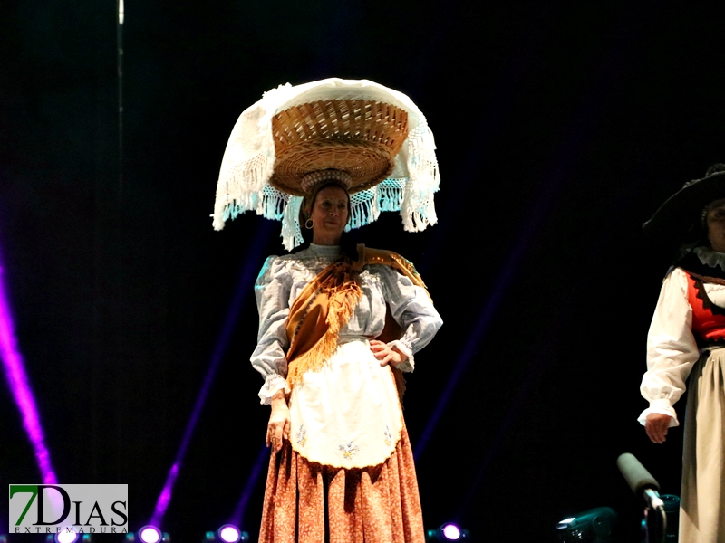 Imágenes de la segunda noche del Festival Folclórico de Extremadura