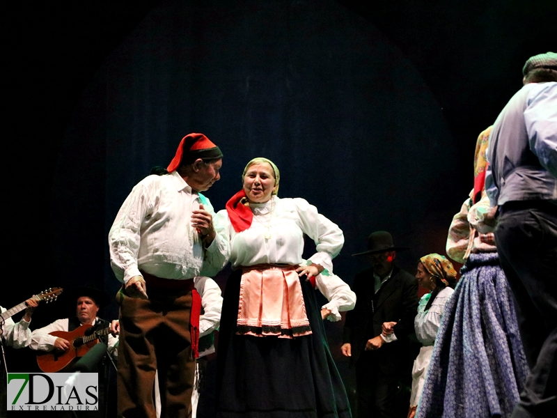 Imágenes de la segunda noche del Festival Folclórico de Extremadura