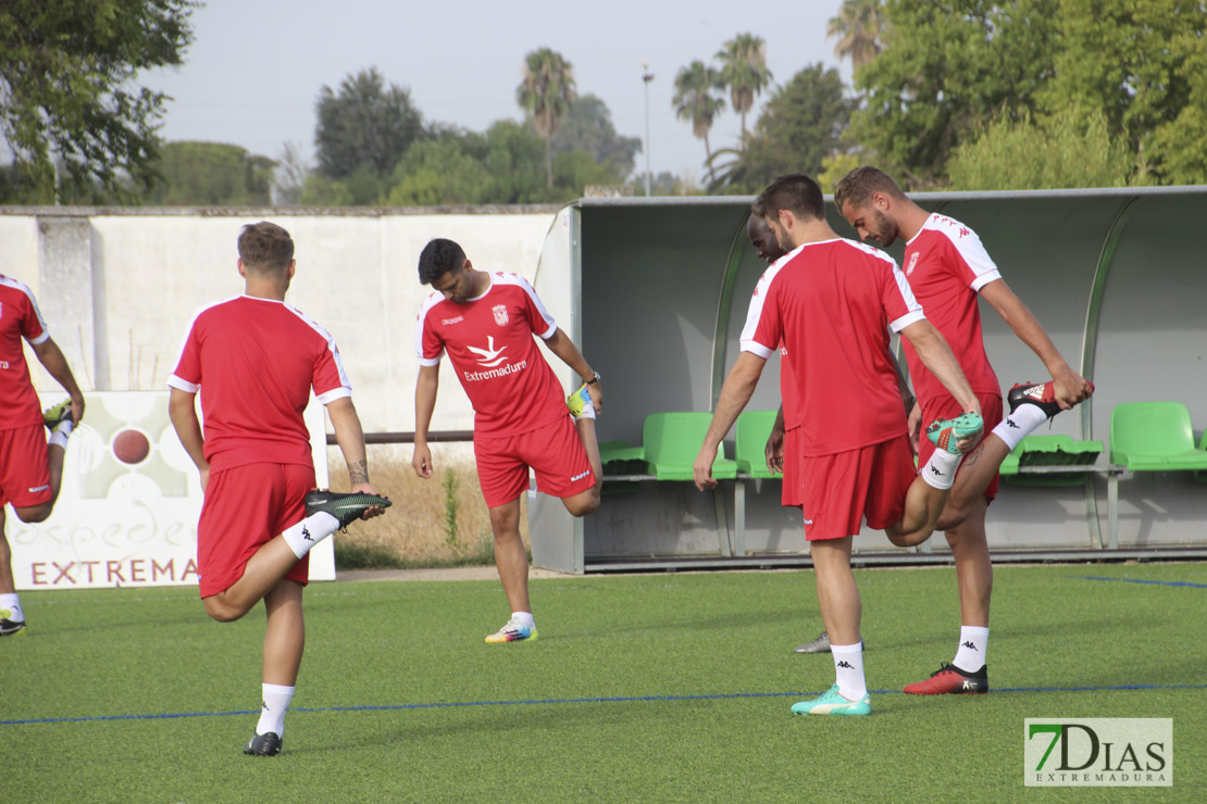 Imágenes del 1º entrenamiento del CD Badajoz de la temporada