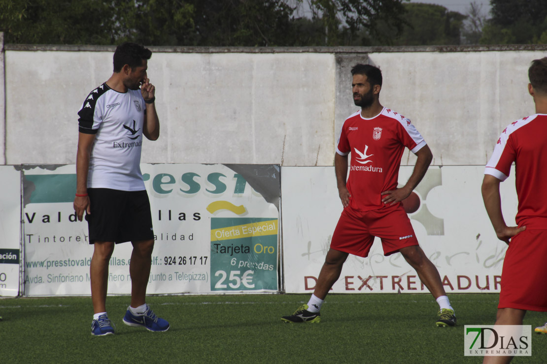 Imágenes del 1º entrenamiento del CD Badajoz de la temporada