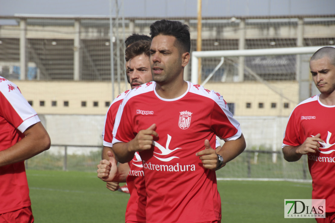 Imágenes del 1º entrenamiento del CD Badajoz de la temporada