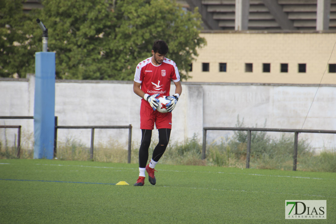 Imágenes del 1º entrenamiento del CD Badajoz de la temporada