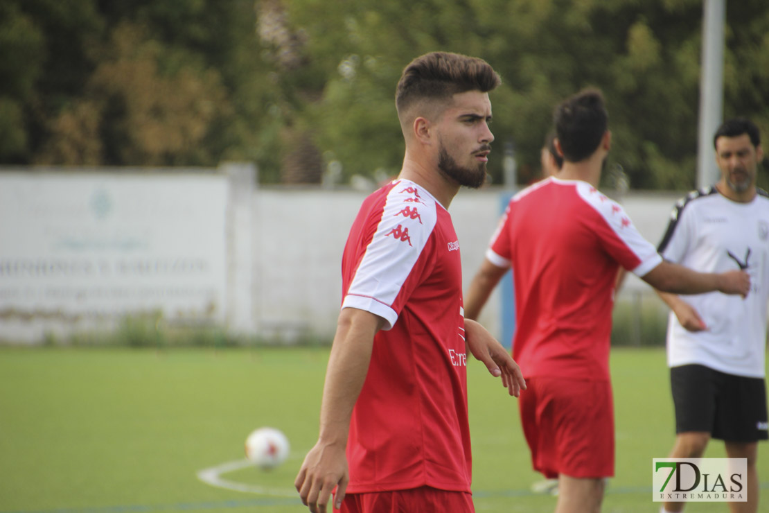 Imágenes del 1º entrenamiento del CD Badajoz de la temporada