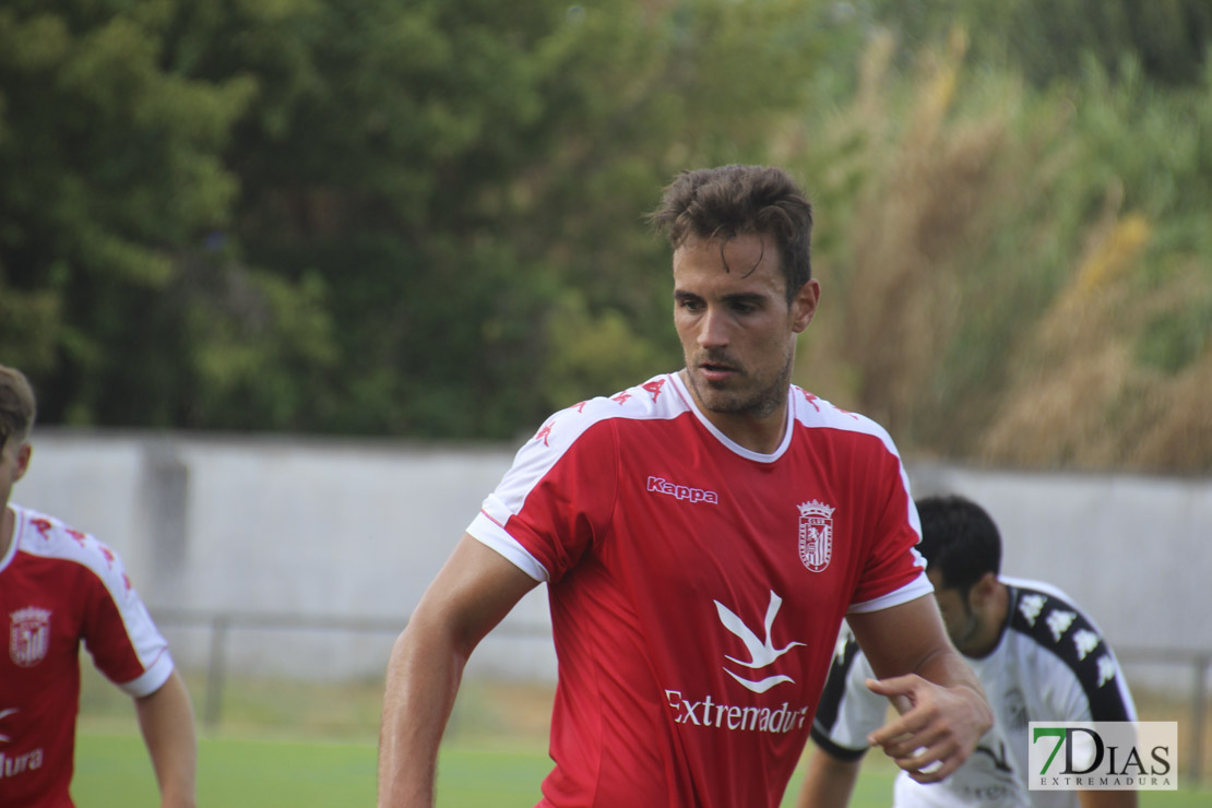 Imágenes del 1º entrenamiento del CD Badajoz de la temporada