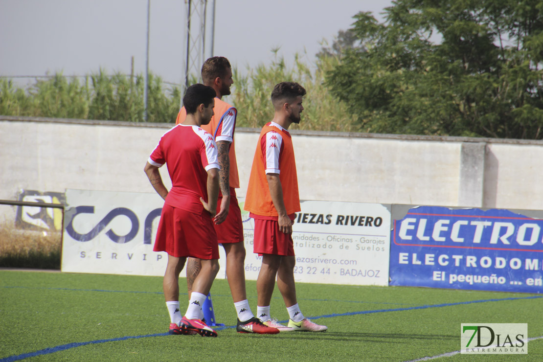 Imágenes del 1º entrenamiento del CD Badajoz de la temporada