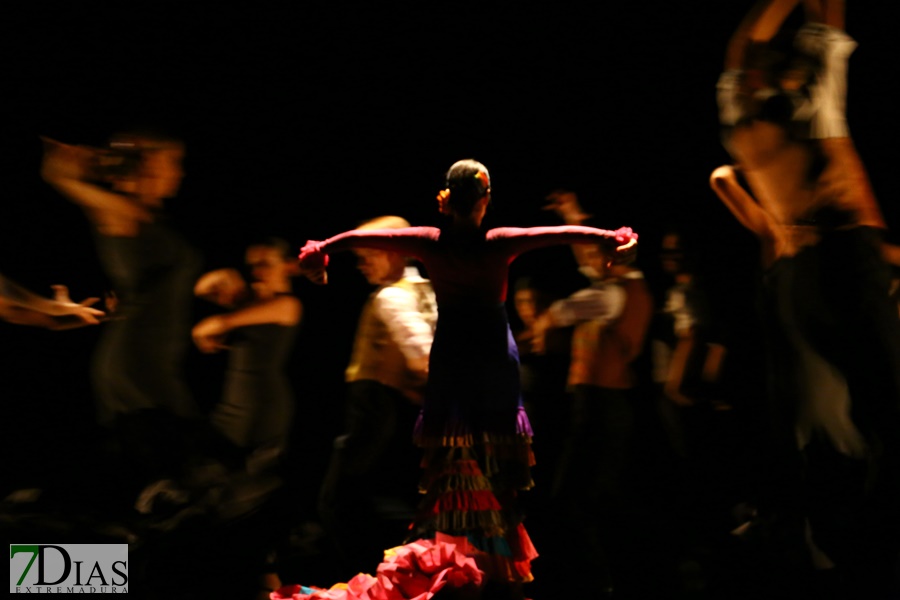 Larreal pone el broche de oro al Festival Folklórico