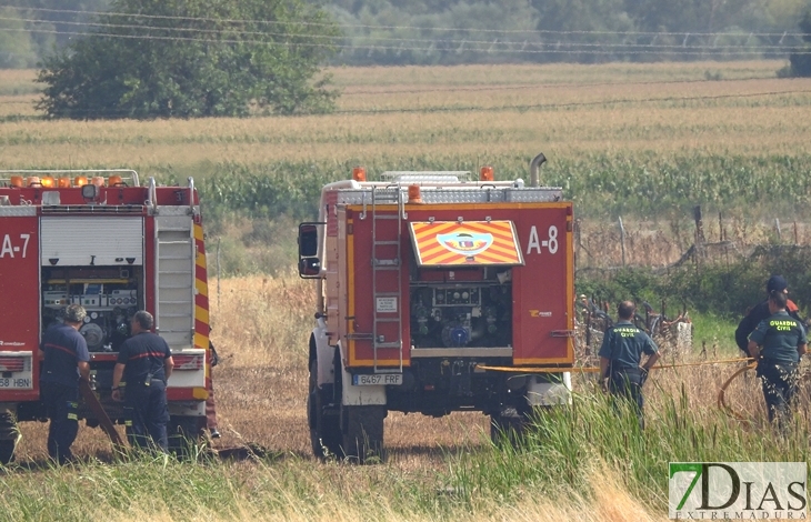 Arde parte de una finca entre Gévora y Sagrajas