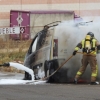 Sale ardiendo un vehículo en la Carretera de la Corte (Badajoz)