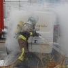 Sale ardiendo un vehículo en la Carretera de la Corte (Badajoz)